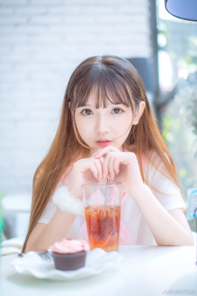 如果你不能飞，那就奔跑;如果不能奔跑，那就行走;如果不能行走，那就爬行;但无论你做什么，都要保持前行的方向。